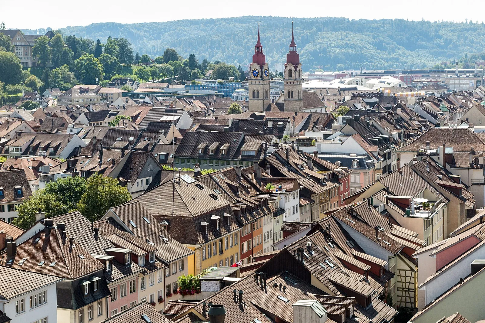 Winterthur: tetti del centro storico con le torri della Stadtkirche